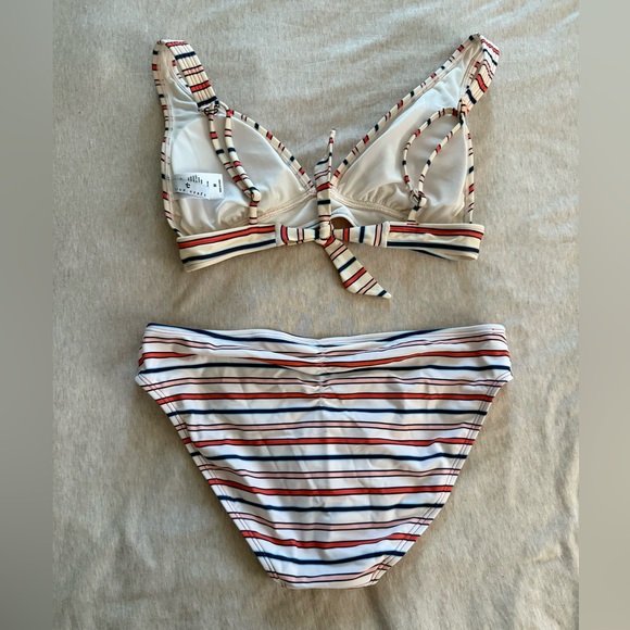 Bikini - Picture 5 of 5